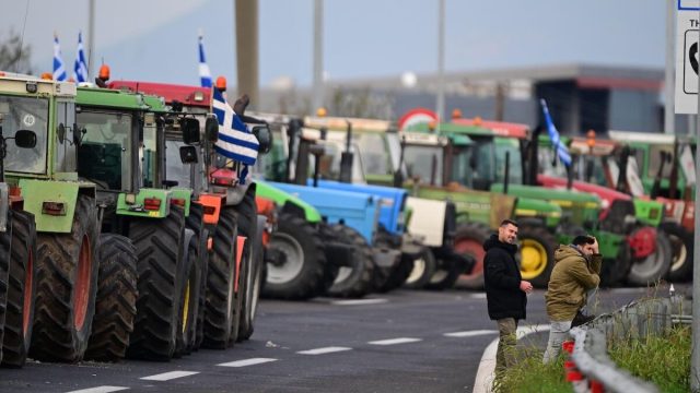 Η κλιμάκωση των αγροτικών κινητοποιήσεων και το σήμα διαλόγου από την κυβέρνηση