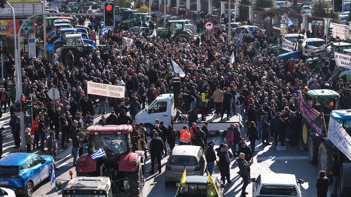 Αδιανόητο αλαλούμ μεταξύ ΕΛΓΑ-ΟΠΕΚΕΠΕ: Όχι μόνο δεν έδωσαν χρήματα στους αγρότες αλλά τους πήραν κι άλλα
