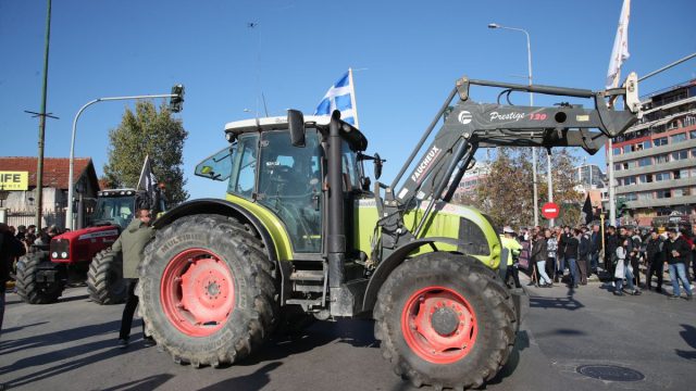 Οι αγρότες έφτασαν στη Θεσσαλονίκη: Τα σημεία που θα επιδιώξουν να αποκλείσουν – Μεγάλο συλλαλητήριο στο λιμάνι