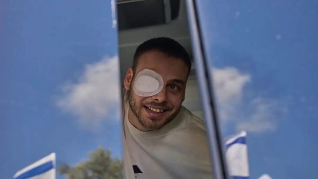«Έτρωγα σαν σκύλος»: Ισραηλινός όμηρος περιγράφει τη φρίκη που έζησε για δύο χρόνια από τη Χαμάς