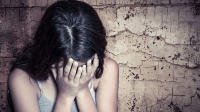 Σοκ στην Αθήνα: 13χρονη μεταφέρθηκε στο νοσοκομείο μετά από χρήση ναρκωτικών – Εντόπισε αναίσθητη μέσω smartwatch