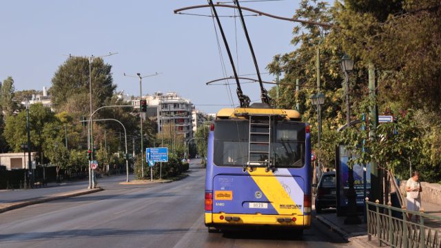 Αποσύρονται τα τρόλεϊ, έρχονται τα ηλεκτρικά λεωφορεία – Οι γραμμές που αντικαθίστανται