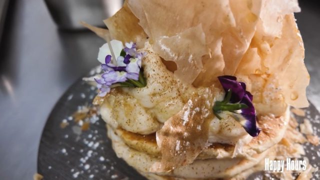 Di Mare Bruncherie: Το διαμαντάκι της Πειραϊκής με την κορυφαία θέα και τις γεύσεις