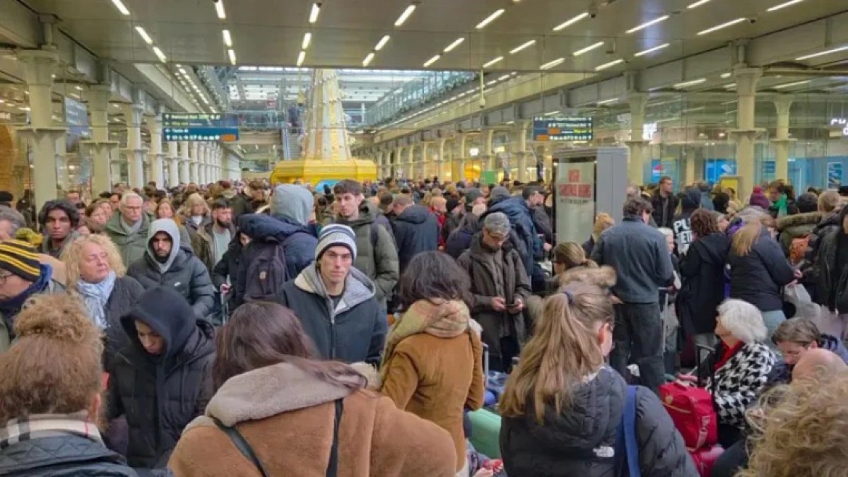 Μπλοκαρισμένα ταξίδια στη Μάγχη: Σταματούν όλα τα τρένα της Eurostar προς και από Λονδίνο