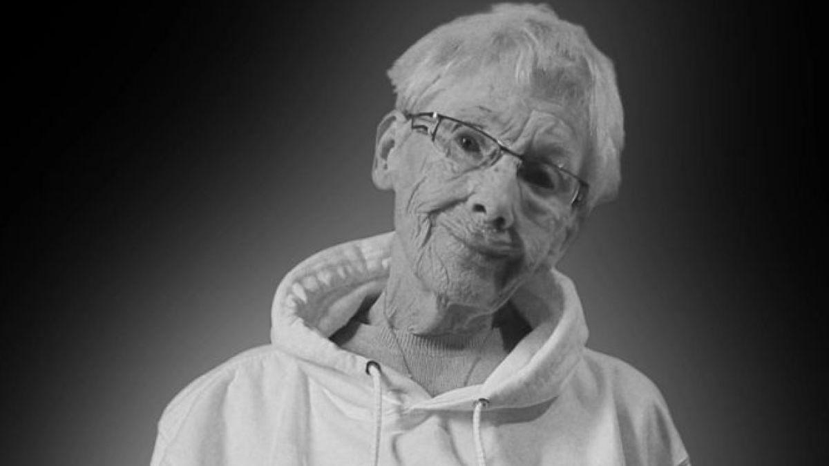 EpicGamerGrandma: Πέθανε σε ηλικία 78 ετών η πιο viral γιαγιά του TikTok