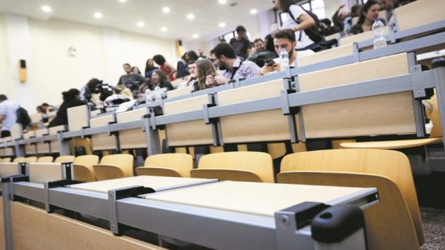 Σαρωτικές διαγραφές «αιώνιων» φοιτητών: Πάνω από 220.000 στην πρώτη φάση – 27.000 μόνο από τη Νομική Αθηνών