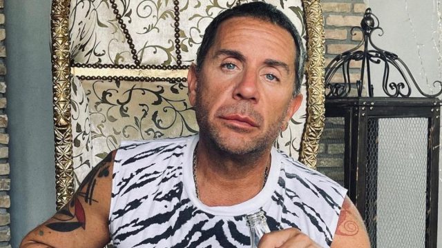Μαζωνάκης: «Ο Γιώργος θα πει την άποψή του, έχει το δίκιο με το μέρος του», λέει ο δικηγόρος του τραγουδιστή