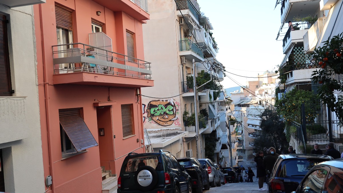 Τραγωδία στου Γκύζη: Βαριά τραυματισμένη νοσηλεύεται η 67χρονη – «Δεν άντεχα άλλο» έγραψε ο 74χρονος πριν αυτοκτονήσει