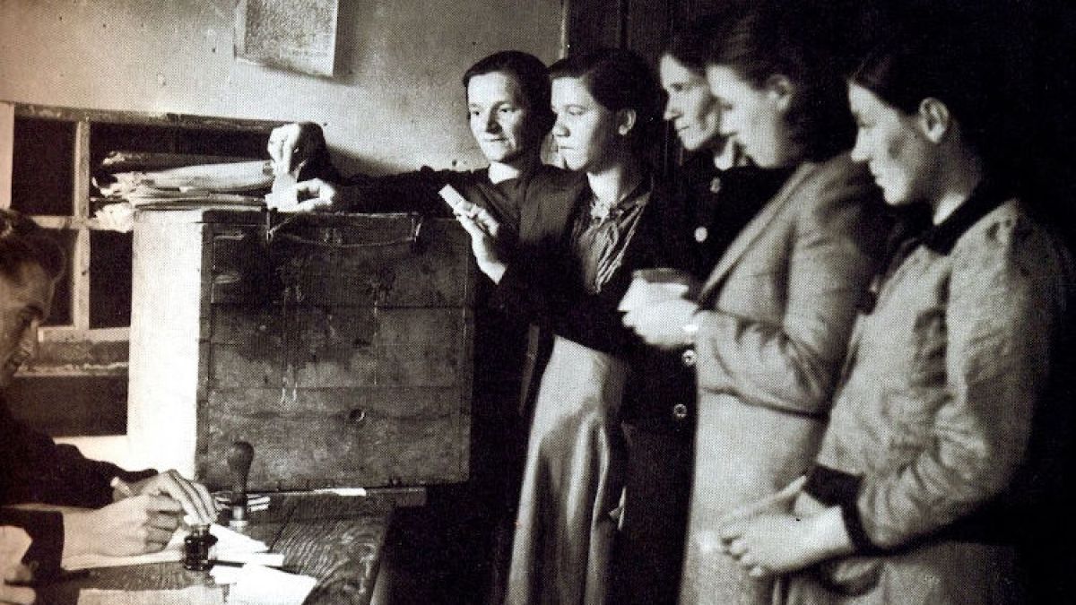 Σαν σήμερα, 28 Δεκεμβρίου 1919: Οι Ελληνίδες διεκδικούν ψήφο για πρώτη φορά