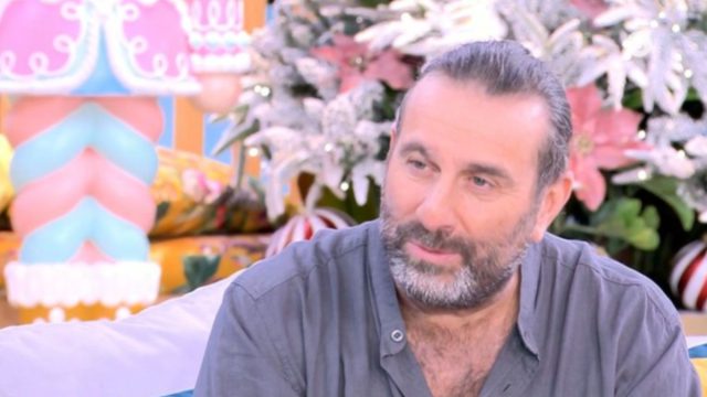 Ηλίας Βαλάσης: «Είπα ότι αν δε ζήσει θα αυτοκτονήσω – Έχω συναντήσει μοντέλα, αλλά οι πιο όμορφες που έχω δει είναι μοναχές»