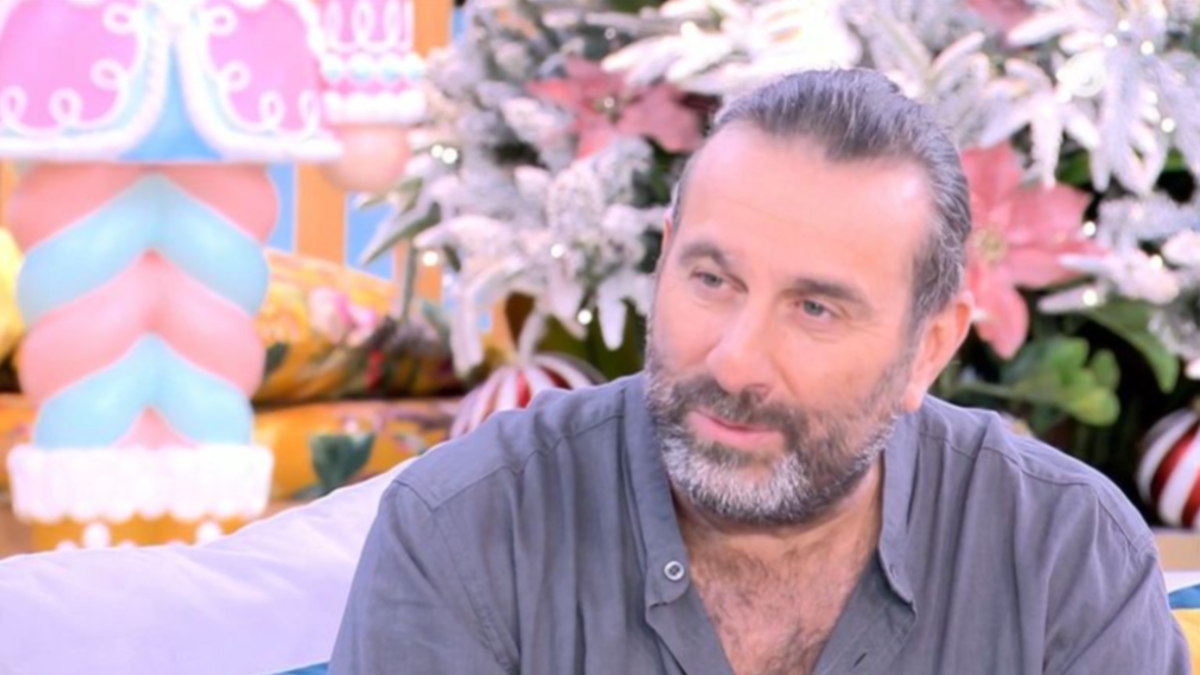 Ηλίας Βαλάσης: «Είπα ότι αν δε ζήσει θα αυτοκτονήσω – Έχω συναντήσει μοντέλα, αλλά οι πιο όμορφες που έχω δει είναι μοναχές»
