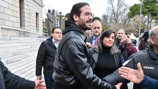 Υπόθεση Άρη Μουγκοπέτρου: «Η σύζυγος του ζητούσε 700 ευρώ τον μήνα για να βλέπει τα παιδιά», λέει συγγενής