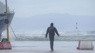 Ισχυροί άνεμοι το επόμενο 48ωρο: «Καμπανάκι» από τον Σάκη Αρναούτογλου – Στο «κόκκινο» 4 περιοχές