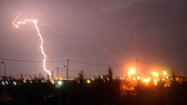 Καιρός 5/12: Ακραία καιρικά φαινόμενα για ακόμη 24 ώρες – Η πρόγνωση Αρναούτογλου και Μαρουσάκη