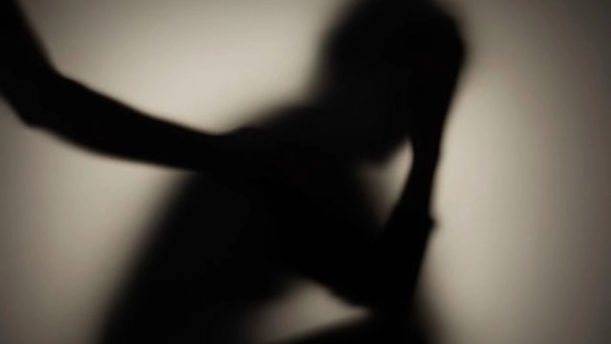 Κακοποίηση 8 ανήλικων στο Ηράκλειο: Συγγενείς των γονιών απειλούν ότι θα απαγάγουν το παιδί της μάρτυρος