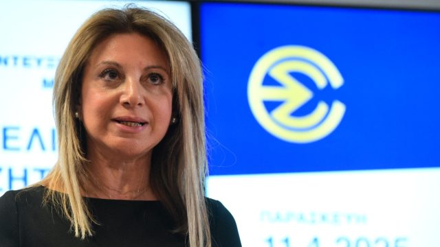 Καρυστιανού: Το κίνημα οργανώνεται, επιτροπή «σοφών» εργάζεται για τη σωτηρία της χώρας