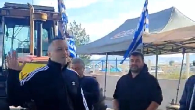 Ηλίας Κασιδιάρης: Πήρε άδεια από την φυλακή και πήγε σε μπλόκο – Θερμή υποδοχή από τους αγρότες