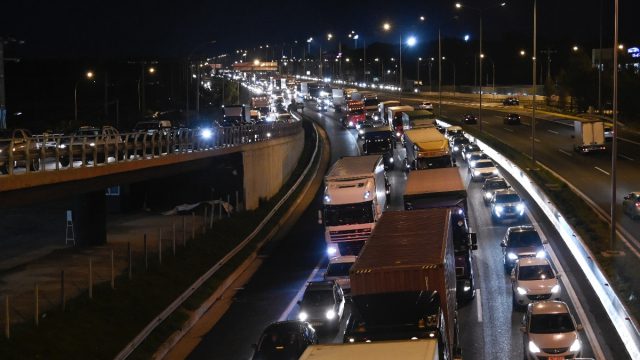 Πυρετός στον Κηφισό: Τραυματίστηκε μοτοσικλετιστής σε τροχαίο – Η κίνηση στους δρόμους