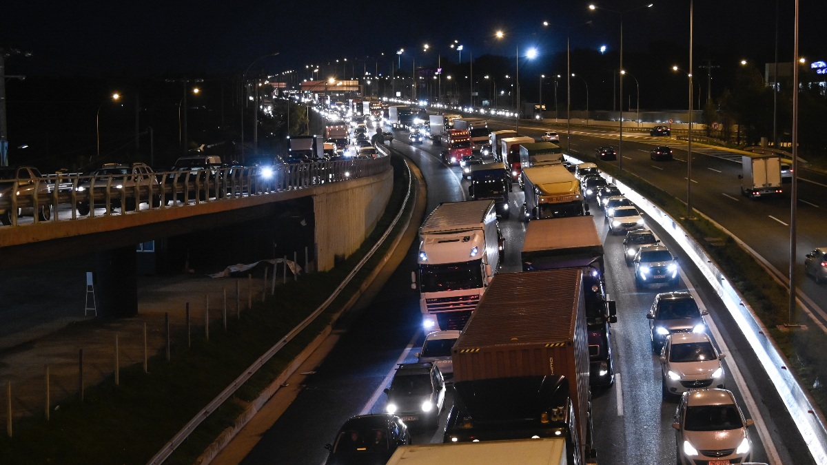 Πυρετός στον Κηφισό: Τραυματίστηκε μοτοσικλετιστής σε τροχαίο – Η κίνηση στους δρόμους