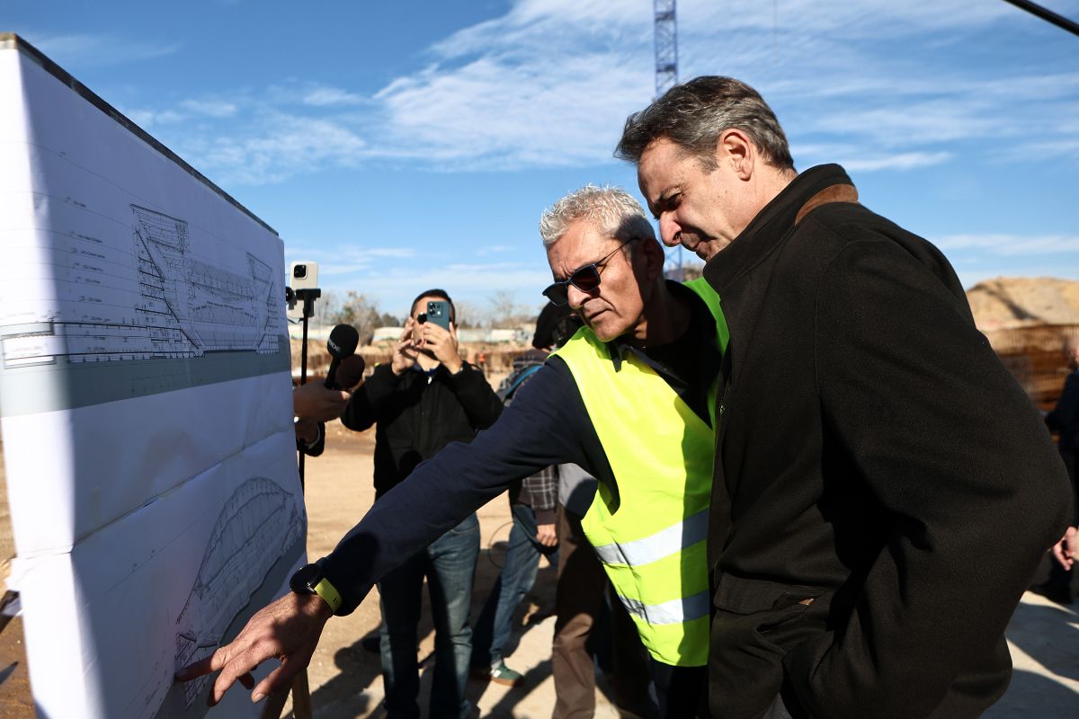Ο Κυριάκος Μητσοτάκης επιθεωρεί τις εργασίες