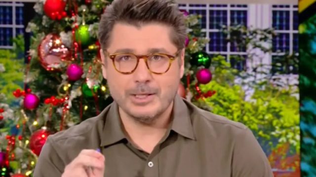 «Βόμβα» από τον Κωνσταντάρα για γνωστό τραγουδιστή: «Μέσα στην εβδομάδα θα μάθουμε μία καταγγελία για σεξουαλική κακοποίηση»