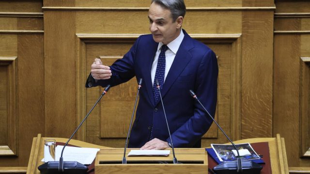 Μητσοτάκης στη Βουλή για τον προϋπολογισμό: Αυτά είναι τα 6 μέτρα που ανακοίνωσε για το στεγαστικό