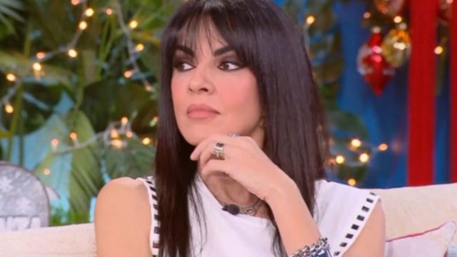 Μαρία Σολωμού: «Στο σπίτι μου δεν έχω κουζίνα, δεν καλώ κόσμο, έχω σκεφτεί να παντρευτώ στα 70»