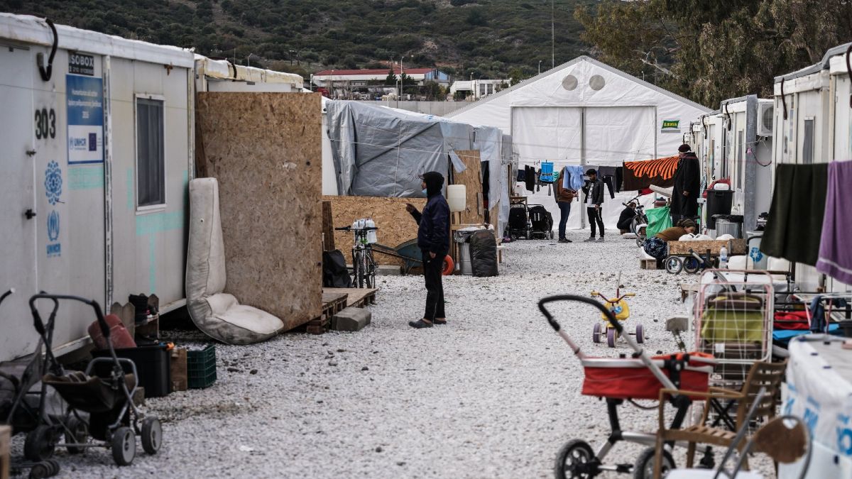 Νέοι κλειστοί χώροι κράτησης σε δομές μεταναστών – Το σχέδιο του υπουργείου για ταχύτερες διαδικασίες