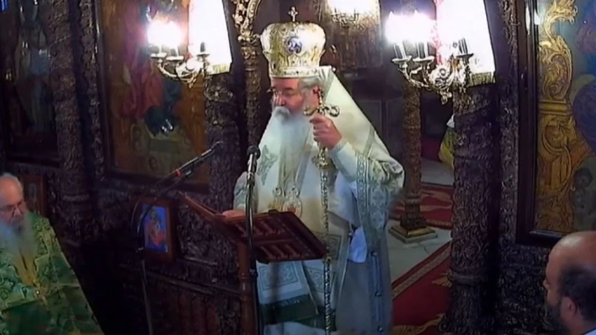 Κήρυγμα Μητροπολίτη Κοζάνης: «Όλοι κυκλοφορούν με ένα σκυλί πια – Εκεί κατήντησε η Ελλάδα»