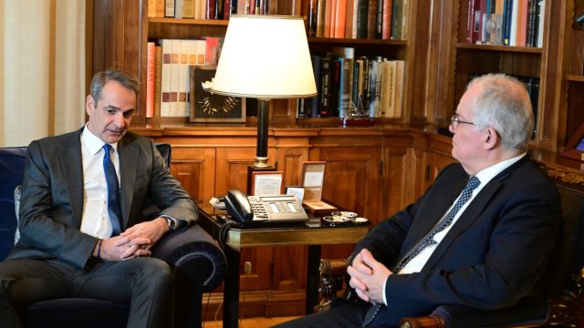 Μητσοτάκης για αγρότες: Ελπίζω ότι μέχρι τα Χριστούγεννα θα απομακρυνθούν από τα μπλόκα