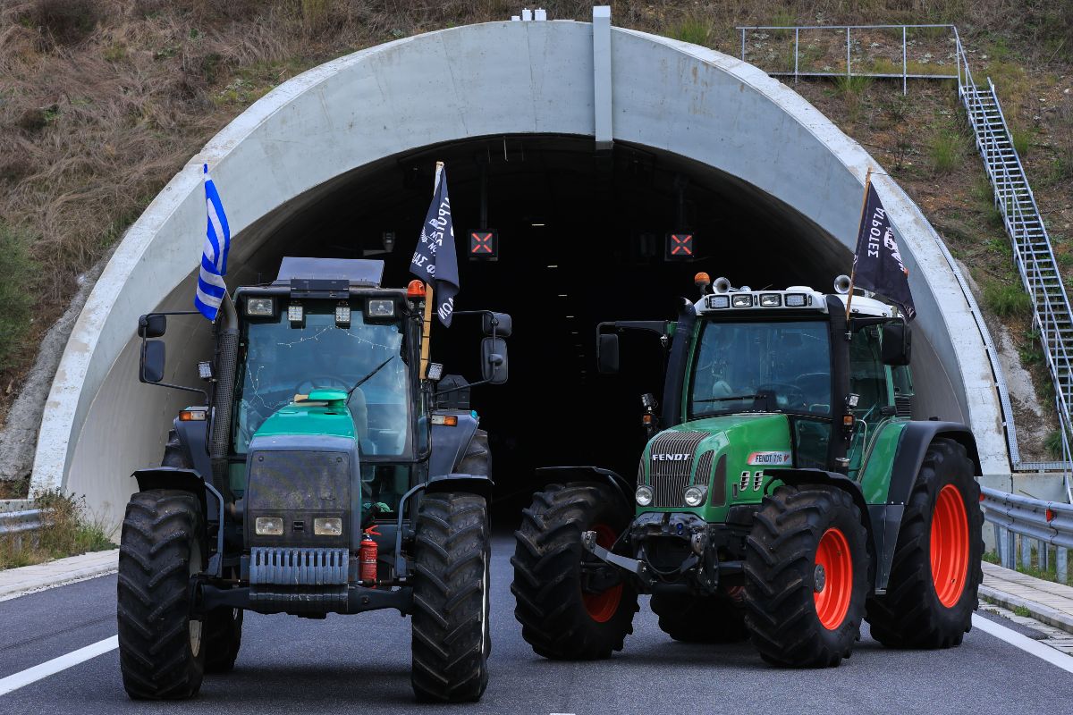 Σε κλιμάκωση προχωρούν οι αγρότες