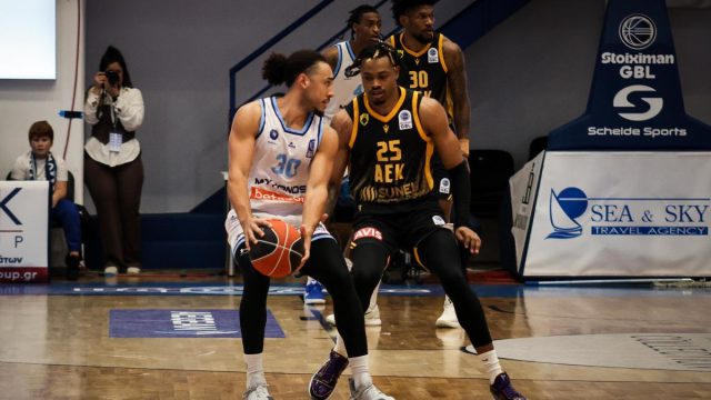 Μύκονος Betsson – ΑΕΚ 76-77: Σπουδαία νίκη της Ένωσης, μοιραίο λάθος από Μάντζαρη