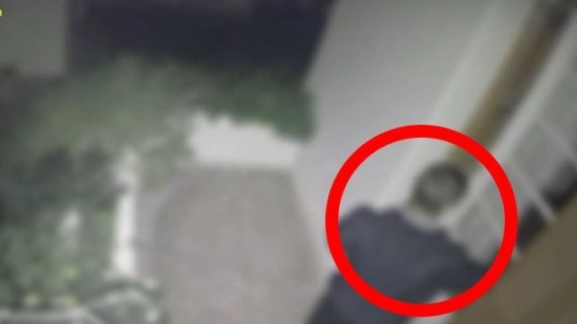 Νέα Σμύρνη: Καρέ καρέ η δράση 21χρονου που λήστευε με μαχαίρι ανήλικους