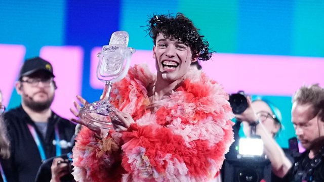 Eurovision: Το Nemo επιστρέφει το βραβείο ως διαμαρτυρία για τη συμμετοχή του Ισραήλ