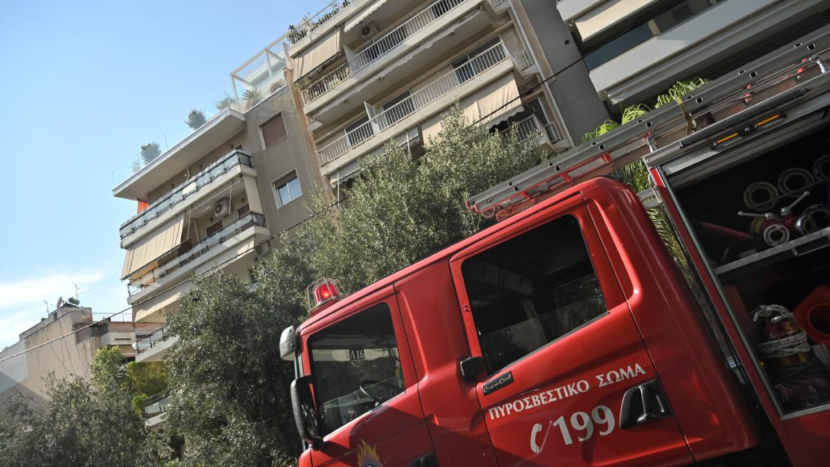 Συναγερμός στον Νέο Κόσμο: Φωτιά σε κατάστημα