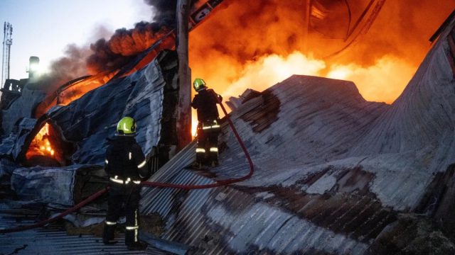 Βαλλιστική επίθεση στην Οδησσό με 7 νεκρούς – Αντίποινα της Ρωσίας στην Ουκρανία για το πλήγμα στο τάνκερ
