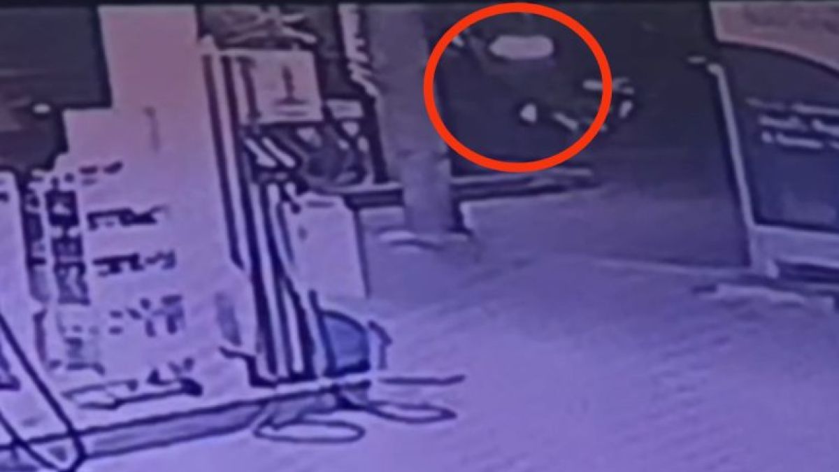 Σοκαριστικό βίντεο από το θανατηφόρο τροχαίο στη Νέα Φιλαδέλφεια: Η στιγμή που ο μοτοσικλετιστής συγκρούεται με το τρόλεϊ