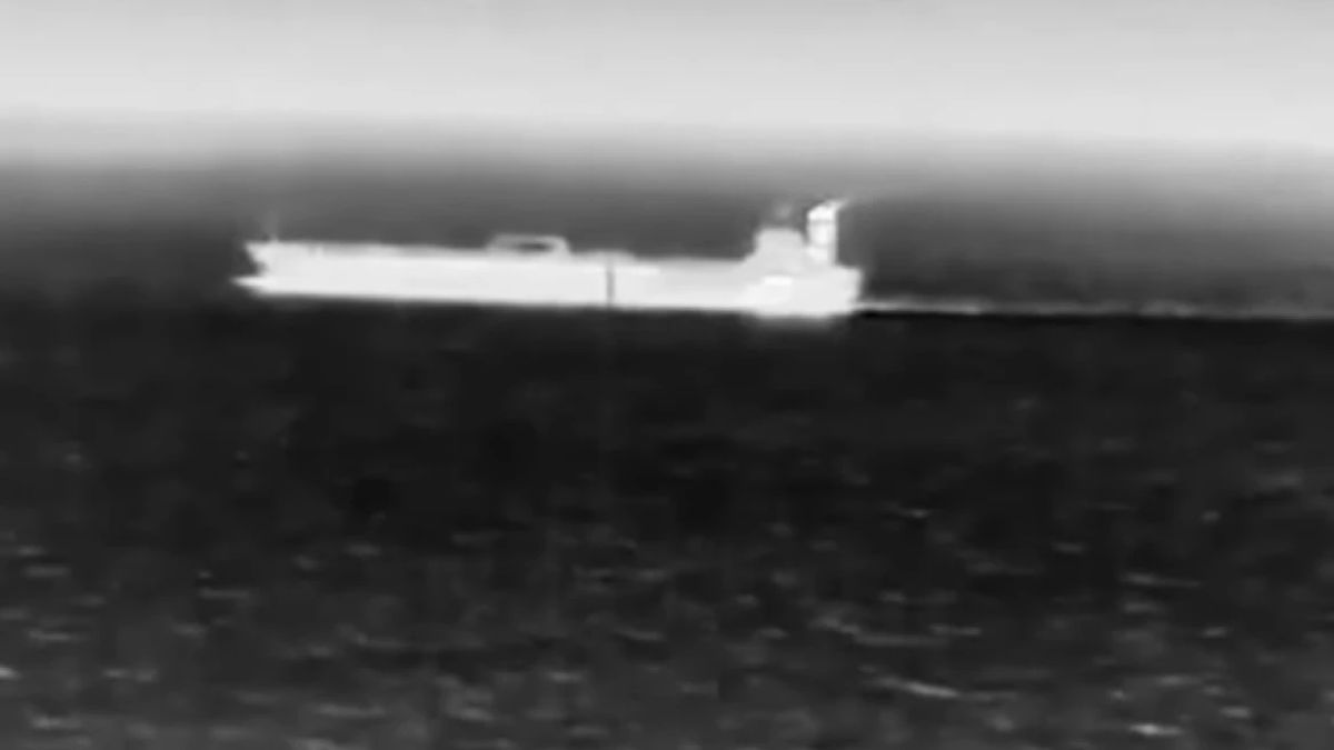Ουκρανικό πλήγμα σε ρωσικό τάνκερ στη Μεσόγειο: Επίθεση με drones ανάμεσα σε Κρήτη και Λιβύη