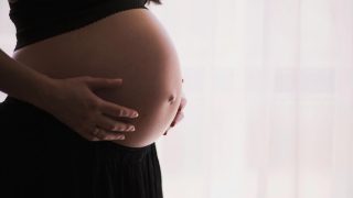Εργασιακός εφιάλτης για εγκυμονούσες: Οι σοκαριστικές καταγγελίες δύο γυναικών – «Έχουμε δικαίωμα στην εργασία, στη μητρότητα και στον σεβασμό»