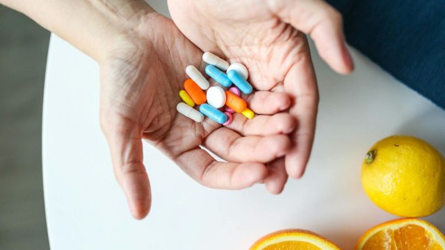 Προσοχή: Η υπερβολική κατανάλωση μίας βιταμίνης μπορεί να αυξήσει τον κίνδυνο καρκίνου – Πώς να προστατευτείτε