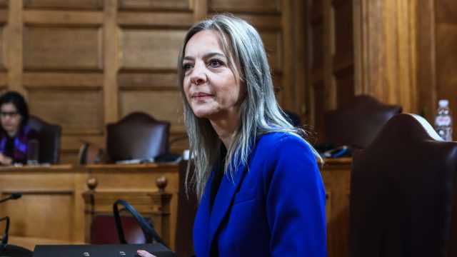 Σεμερτζίδου για δέσμευση τραπεζικών λογαριασμών: «Να αρχίσω απεργία πείνας έξω από τη Βουλή;»