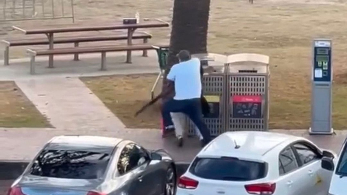 Μακελειό στο Σίδνεϊ: Τον λόγο που ρίσκαρε τη ζωή του αποκάλυψε η οικογένεια του ήρωα