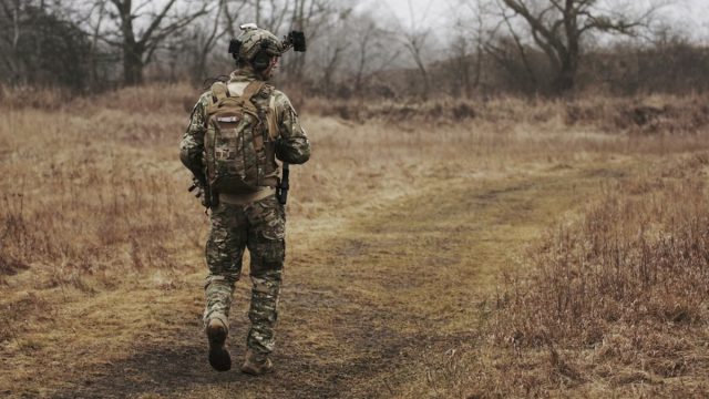 ΥΠΕΘΑ για αναβολές στράτευσης: Φοιτητές ή κάτοικοι εξωτερικού δεν επηρεάζονται από το νέο νομοσχέδιο