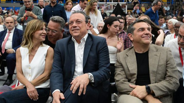 Παραιτήθηκε ο διευθυντής της εφημερίδας «Αυγή» μετά το πρωτοσέλιδο για τον Τσίπρα – Η απάντηση του ΣΥΡΙΖΑ