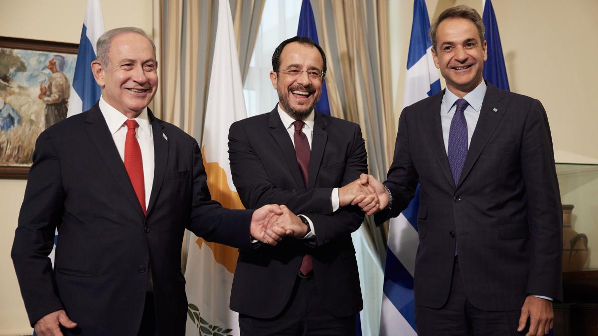 Ο Μητσοτάκης σε Ραμάλα και Ιερουσαλήμ για την Τριμερή Ελλάδας–Κύπρου–Ισραήλ: Άμυνα και ενέργεια στο επίκεντρο