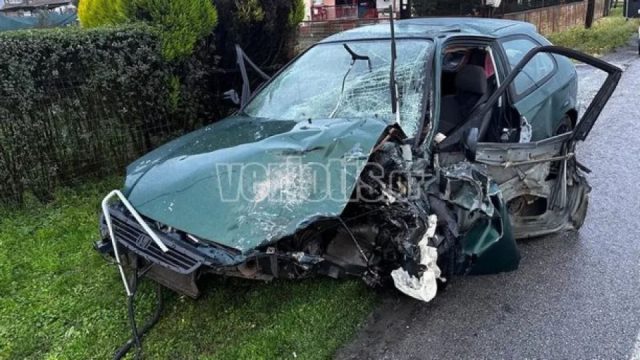 Τραγωδία στη Βέροια: 22χρονος σκοτώθηκε σε θανατηφόρο τροχαίο ξημερώματα Χριστουγέννων – Διαλυμένο το αυτοκίνητο