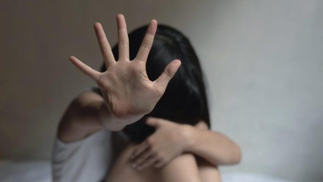 Θεσσαλονίκη: Ξεσπά η μητέρα ανηλίκου για τον βιασμό της 13χρονης – «Δεν φαίνεται το παιδί μου στο βίντεο»