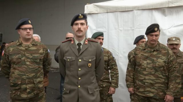 Στρατιώτης καταγγέλλει αποπομπή για ομιλία σε συγκέντρωση: Η ανακοίνωση του ΚΚΕ και το ιστορικό παραπτωμάτων.