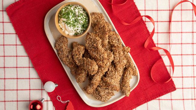 Χριστουγεννιάτικα nuggets κοτόπουλου από τον Άκη Πετρετζίκη
