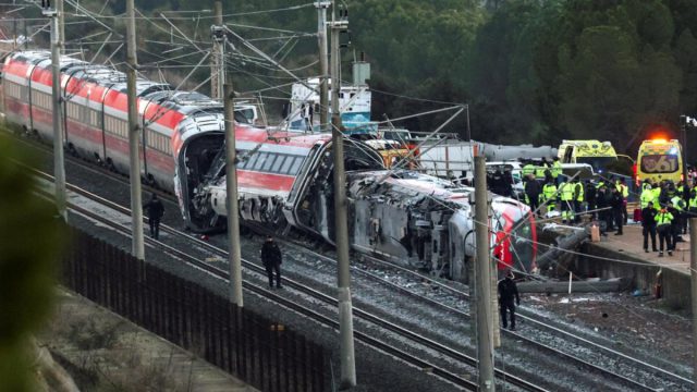 Τραγωδία στην Ισπανία: Τα 20 δευτερόλεπτα του τρόμου και τα τρία σενάρια για το «γιατί» της σύγκρουσης
